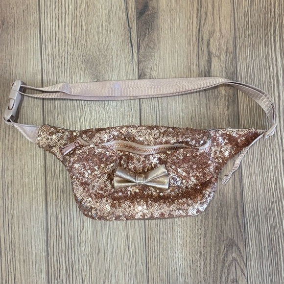 Loungefly Disney Minnie Mouse Rose Gold Sequin Bow Fanny Pack - Picture 1 of 6
